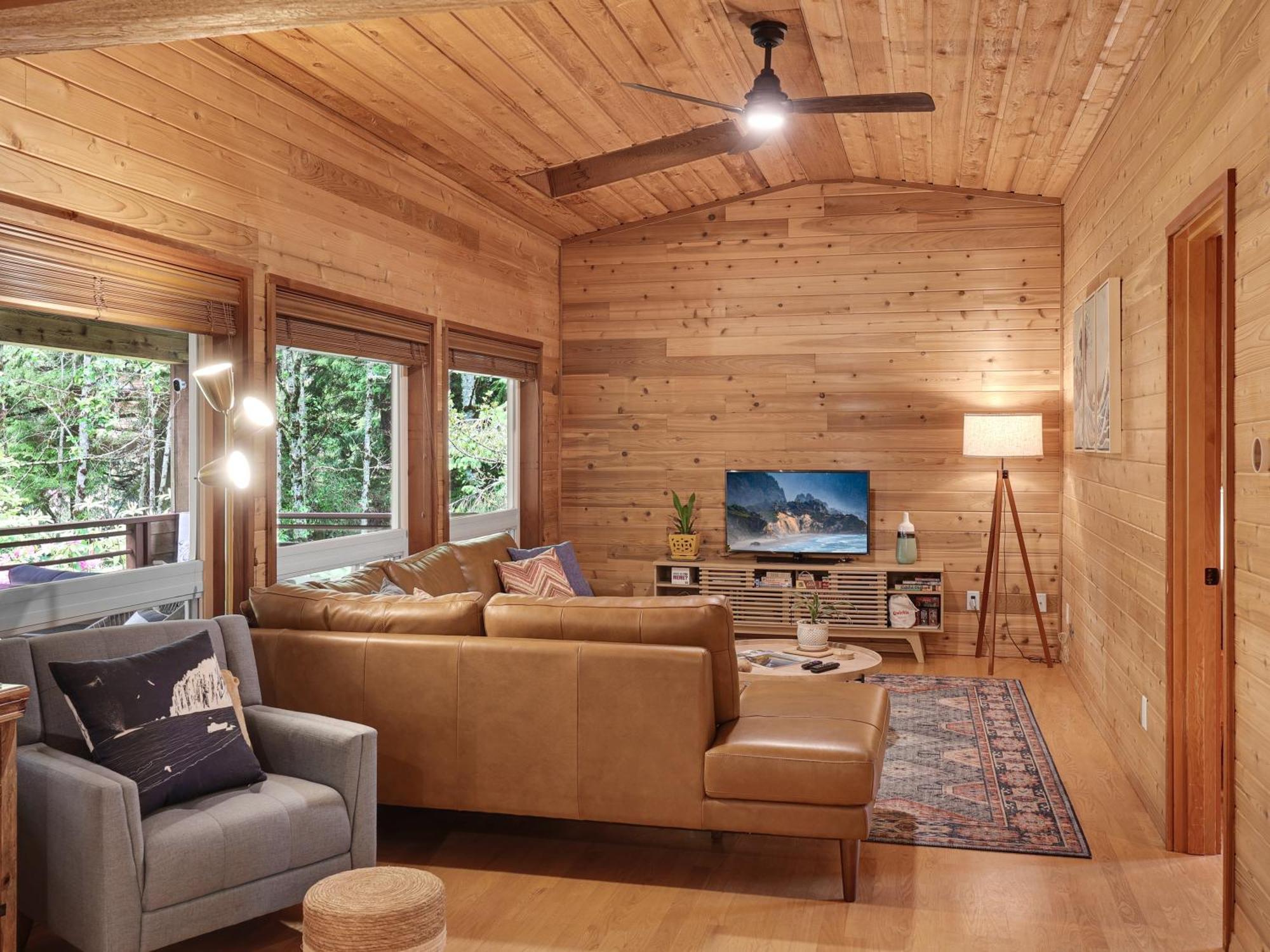 Woods Waves: Luxury Coast Cabin King Beds Pets 틸라무크 외부 사진